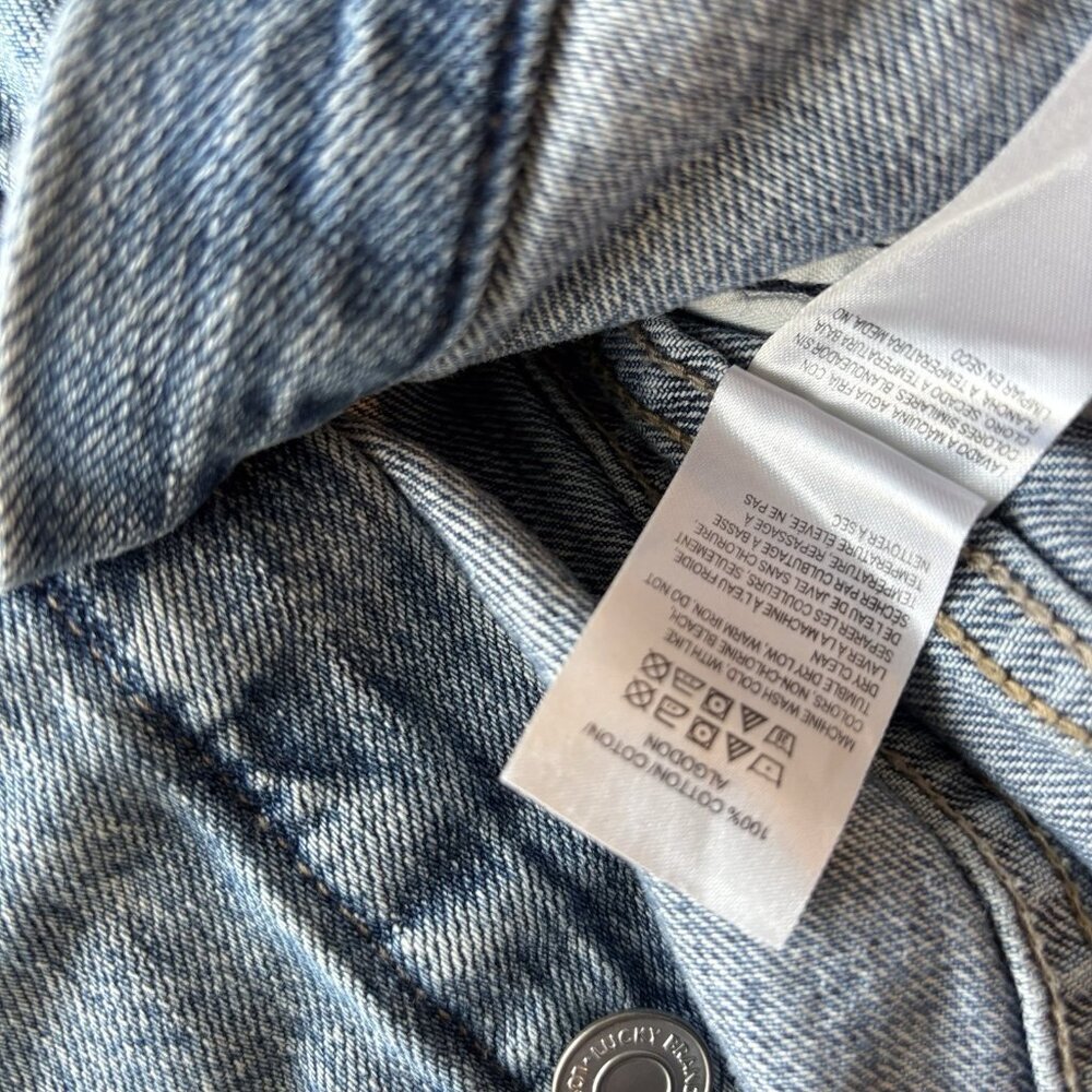 Lucky Brand Denim Tomboy Trucker Jacket Frayed Hem Size Small Boho Casual Grunge - Picture 11 of 14